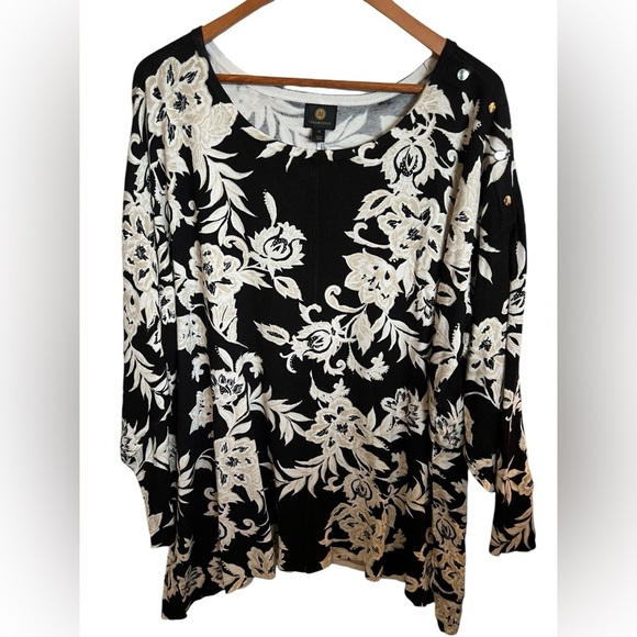 JM Collection Sweaters - JM Collection Women's Size 3X Asymmetrical Hem Scoop Neck Long Sleeve Sweater